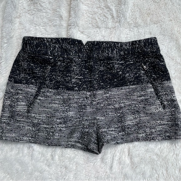 BCBG MaxAzria Shorts Womens sz m black/white - Picture 1 of 9